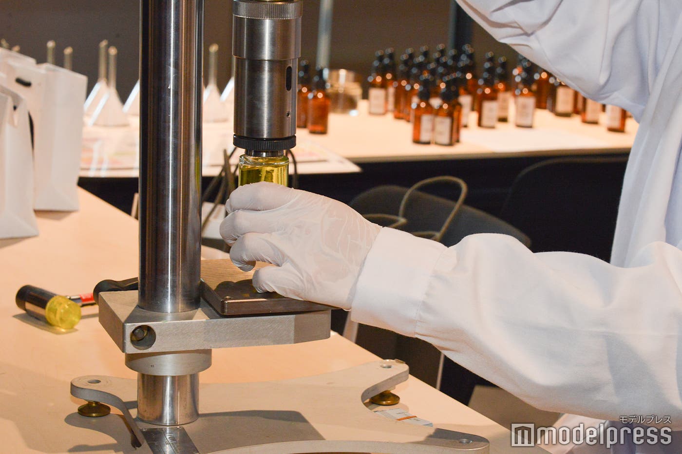 自分好みに香りを調合(C)モデルプレス