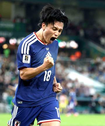 「普通の日本人選手は届かない」元日本代表・小野伸二氏が上田綺世のヘディングゴールを絶賛「身体能力の高さがすごい。オランダで得点王になっただけある」