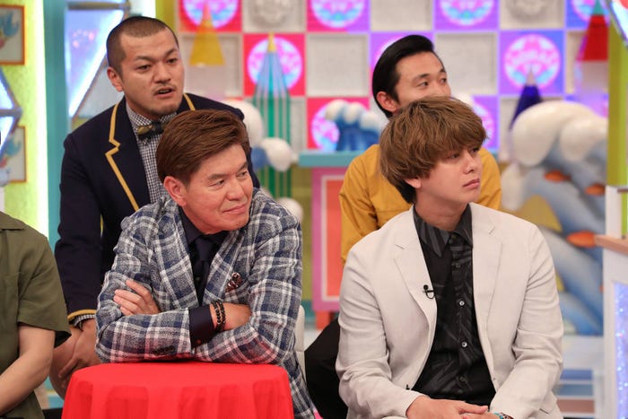 (上段)カミナリ(下段)ヒロミ、山田親太朗(C)フジテレビ