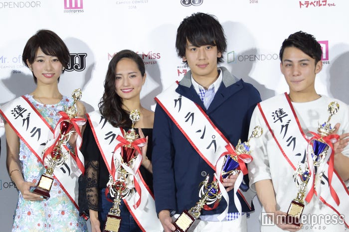 (左から)海老原優香さん、山賀琴子さん、片山直さん、北中健一さん(C)モデルプレス