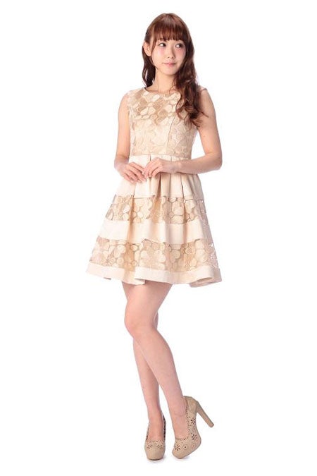 レースボーダーワンピース「JugeETTA」17,928円（税込）