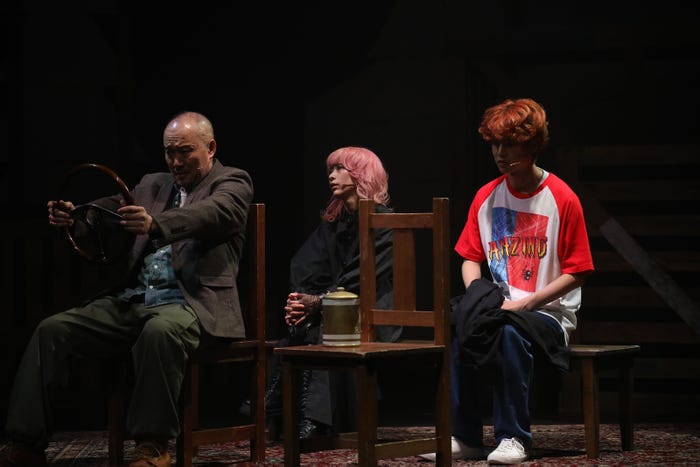 「姉さんは、暖炉の上の、壺の中—My Sister Lives on the Mantelpiece」写真:和田咲子