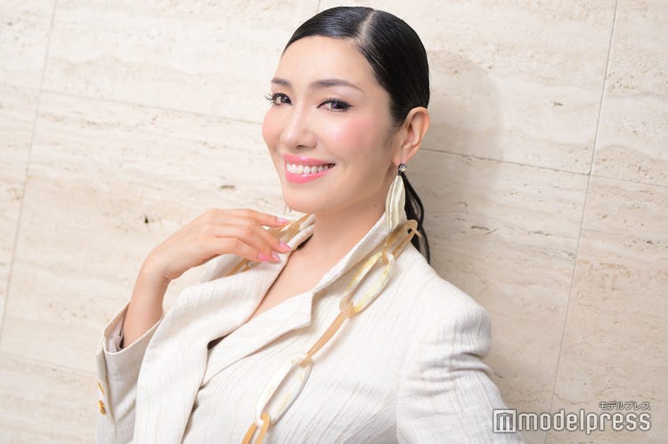 ポジティブ語録 話題のアンミカが語る夢を叶える秘訣 ハッピーに生きる心がけとは インタビュー モデルプレス ポジティブ語録 話題のアンミカが語る夢を叶える秘訣 ハッピーに生きる心がけとは インタビュー モデルプレス