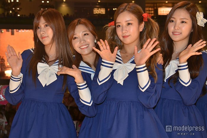 Apink(左から)ハヨン、ウンジ、ボミ、ナウン
