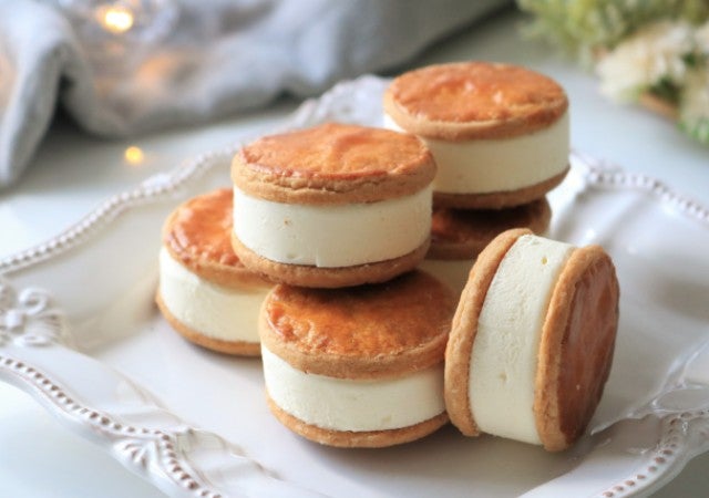 21年大流行スイーツ セリアのクッキー型でつくる チーズバターサンド モデルプレス