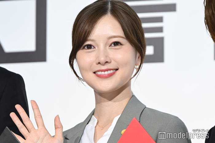 岩本照の気配りに感心していた白石麻衣(C)モデルプレス