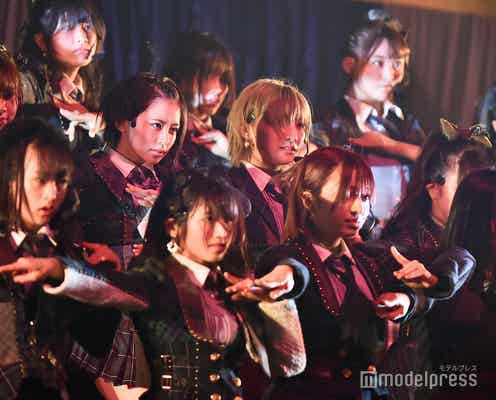 AKB48岡田奈々・村山彩希らチーム4、欅坂46&乃木坂AKB楽曲もパフォーマンス 向井地美音がアンコール発動<単独コンサートセットリスト>