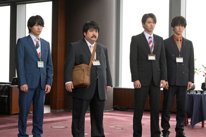 松田元太、鈴木もぐら、白洲迅、猪塚健太『ゼイチョー ~「払えない」にはワケがある~』最終話より(C)日本テレビ