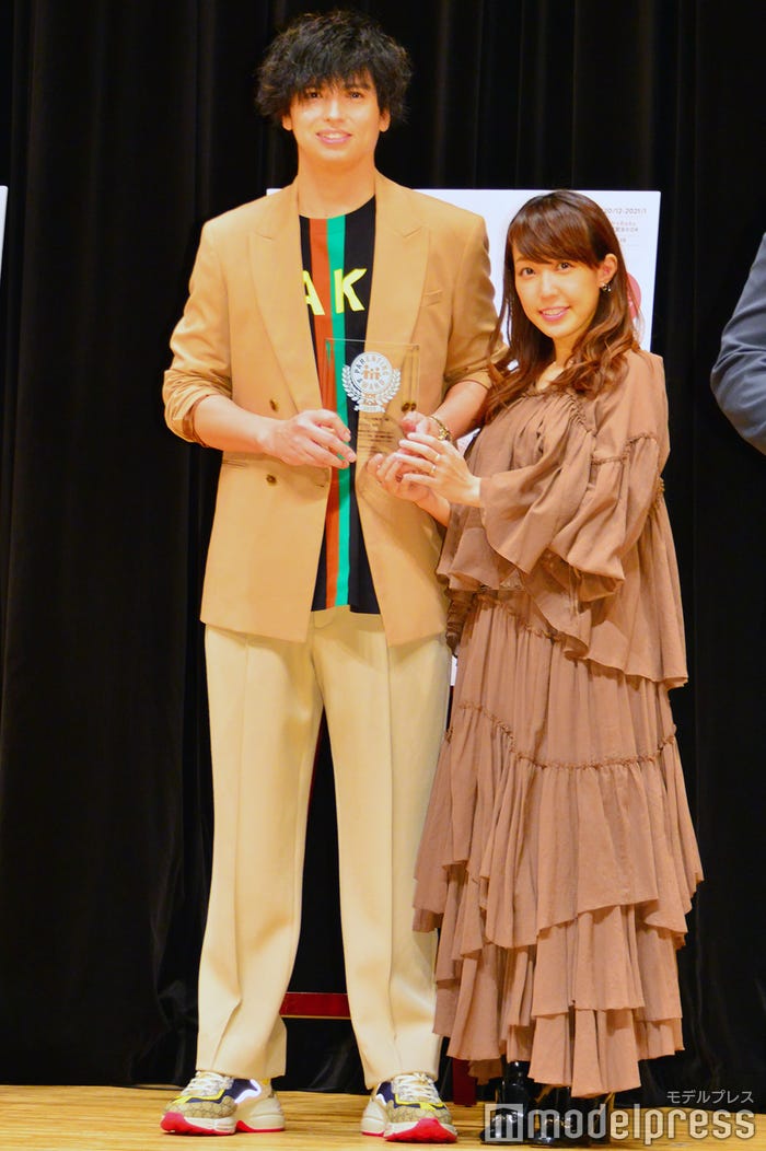 アレクサンダー、川崎希 (C)モデルプレス