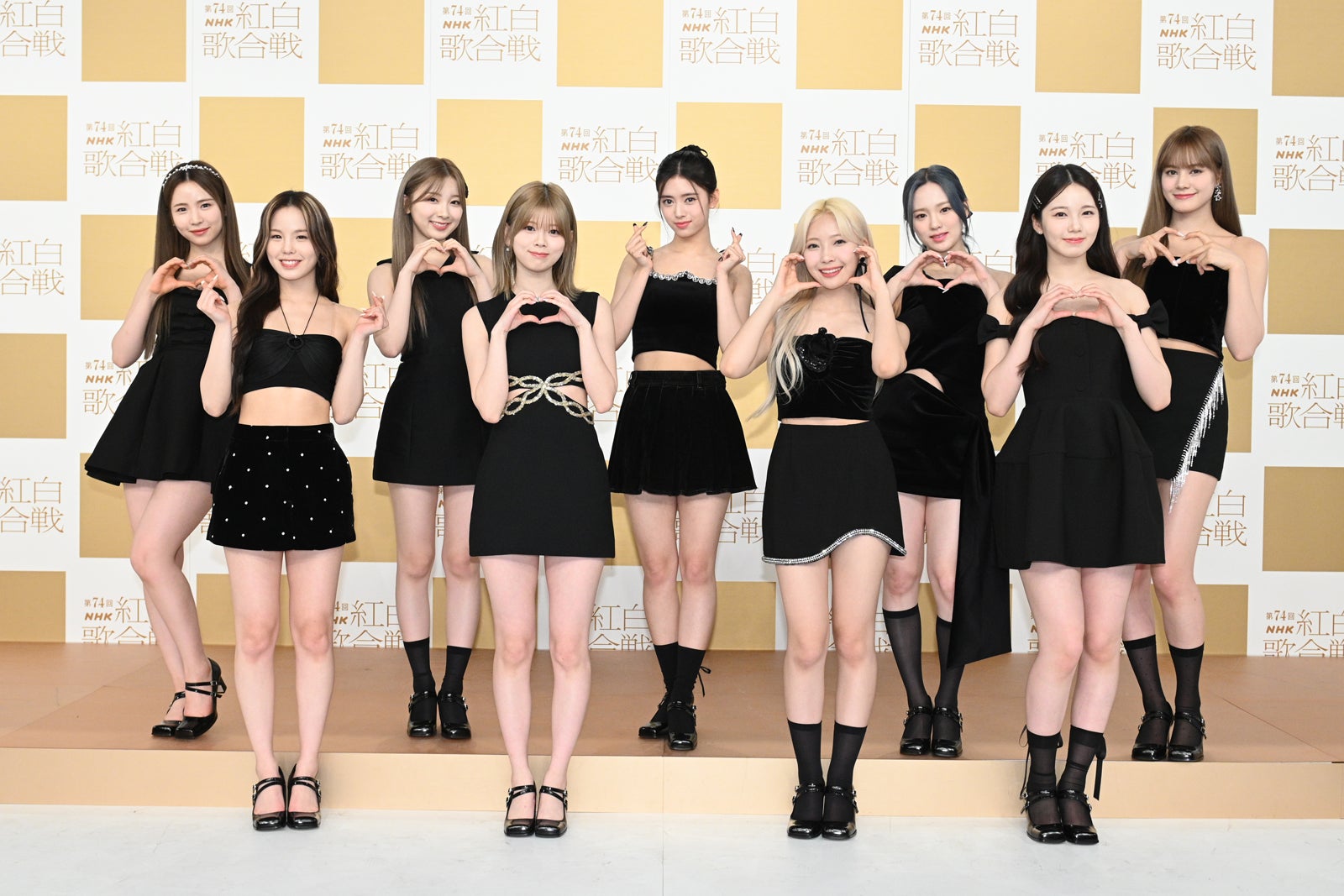 アイドル niziu Teaser) NiziU(L|7) 'LOVE LINE (204)' (4K) | STUDIO CHOOM