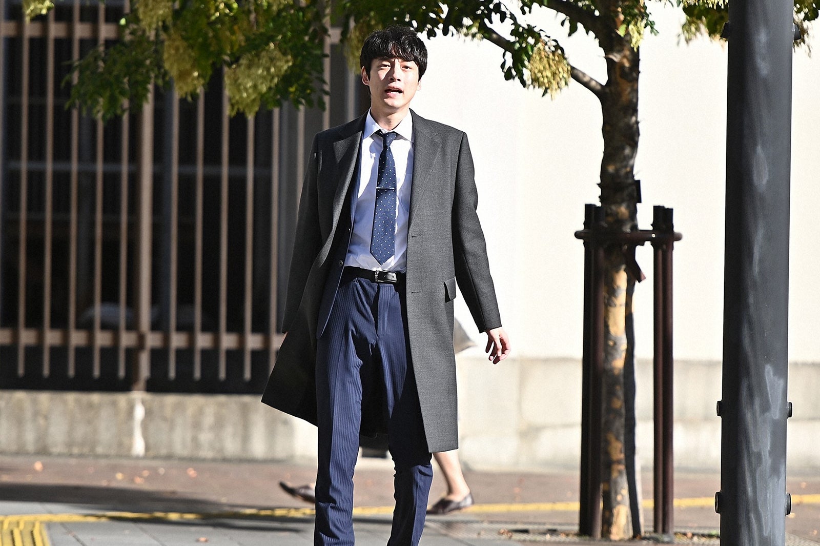 坂口健太郎／「婚姻届に判を捺しただけですが」第8話より（C）TBS