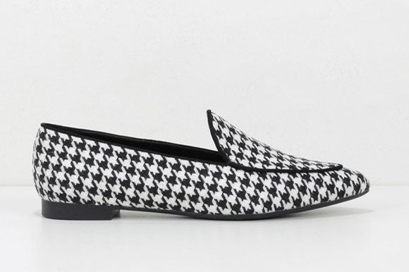 テクスチャードスリッポンフラット「CHARLES & KEITH」7,020円（税込）／画像提供：CHARLES & KEITH 