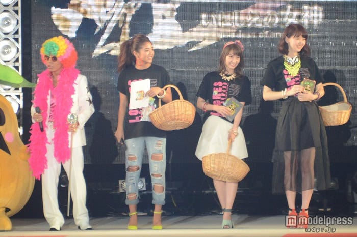 (左から)あっくん、今井華、永尾まりや、江野沢愛美