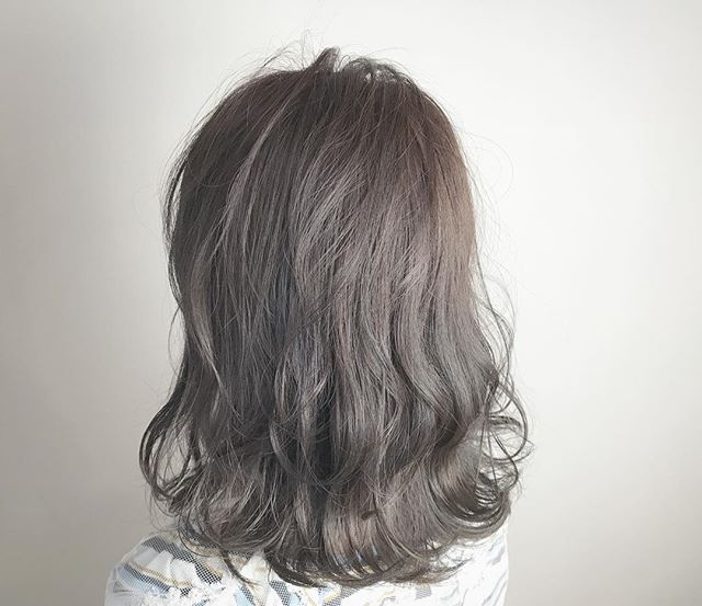 21秋のヘアカラーは 大人っぽい を意識して トレンドを押さえたおすすめの色 モデルプレス