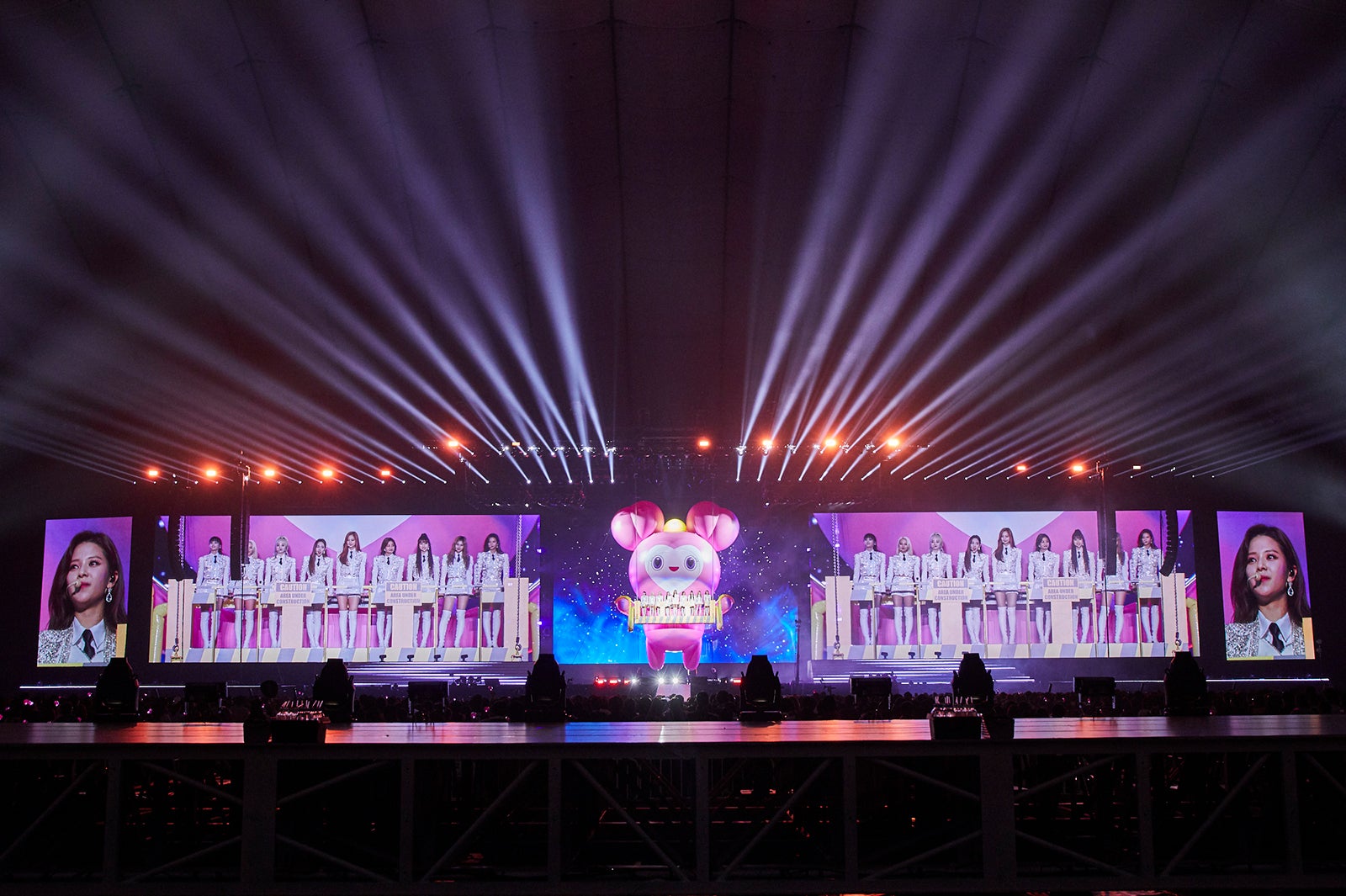 「TWICE DOME TOUR 2019 “#Dreamday”」東京ドーム公演より （撮影：田中聖太郎写真事務所）