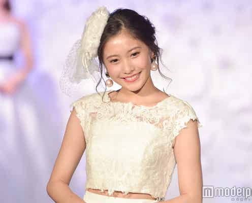 佐野ひなこ、純白ウェディングドレスでお腹チラ見せ