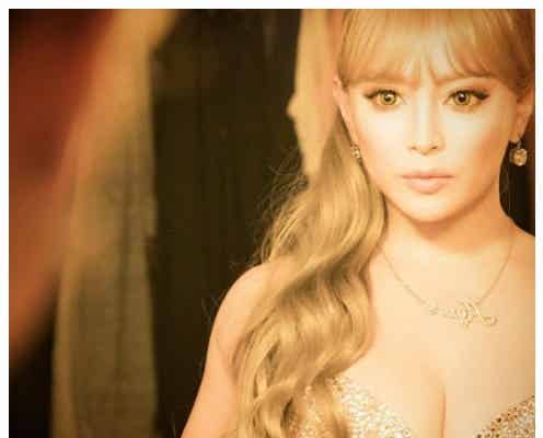 浜崎あゆみ、胸元あらわなSEXYショットに「神々しい」「ドキッとした」と反響