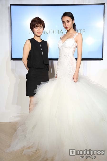 （左から）クリエイティブ・ディレクターのMAYU氏、石田ニコル