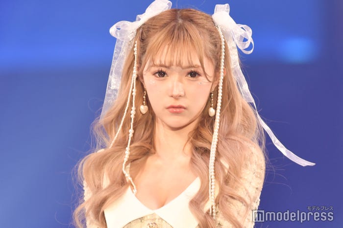 ロングヘアの聖菜(C)モデルプレス