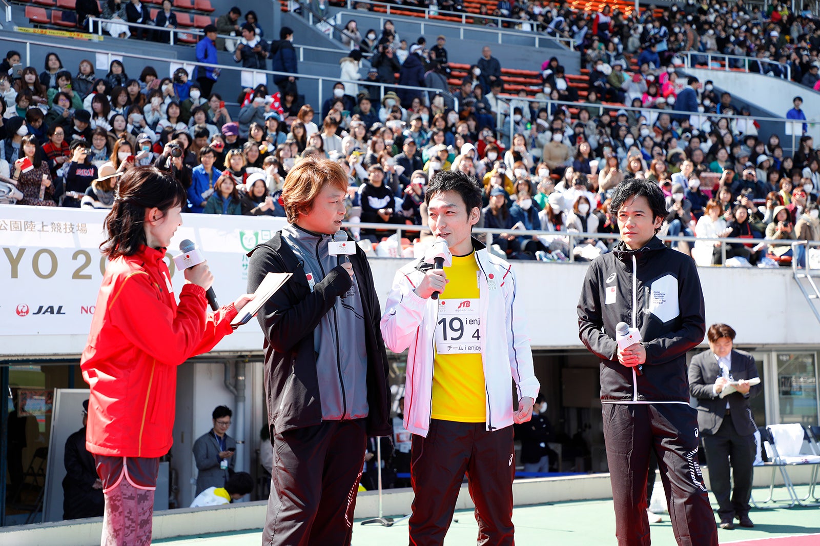 平井理央、香取慎吾、草なぎ剛、稲垣吾郎／提供：日本財団パラリンピックサポートセンター