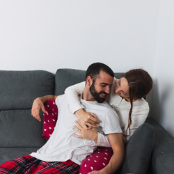 彼の心をギュッと掴む 可愛いハグの仕方 4選 モデルプレス