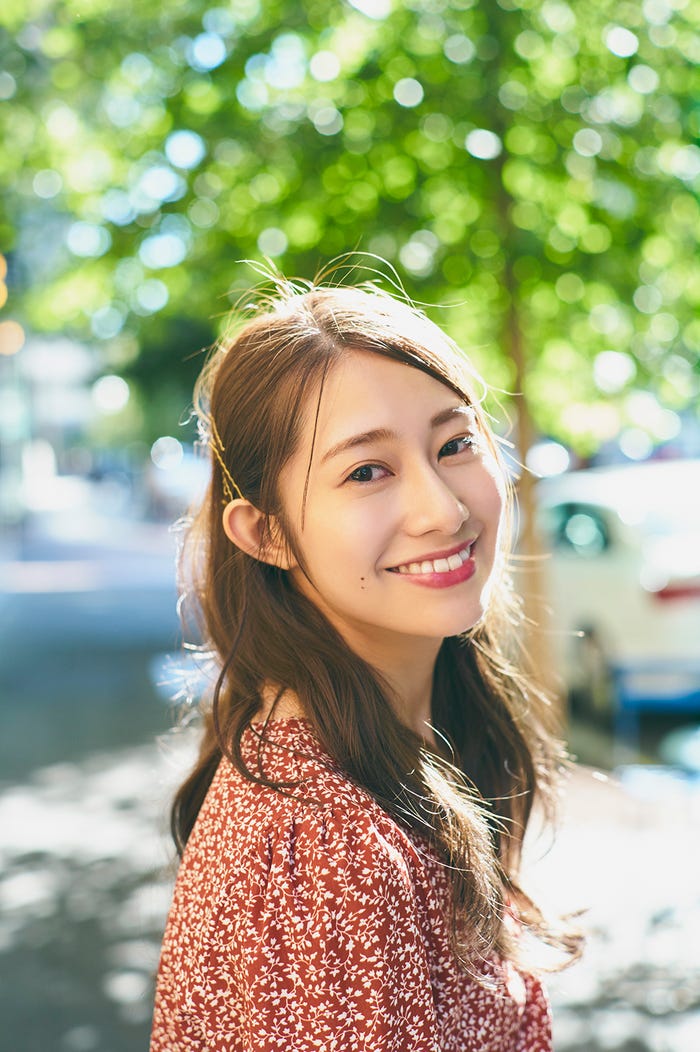桜井玲香2nd写真集「視線」より(提供写真)