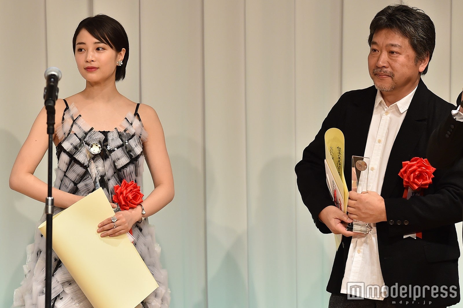 広瀬すず、是枝裕和監督 （C）モデルプレス