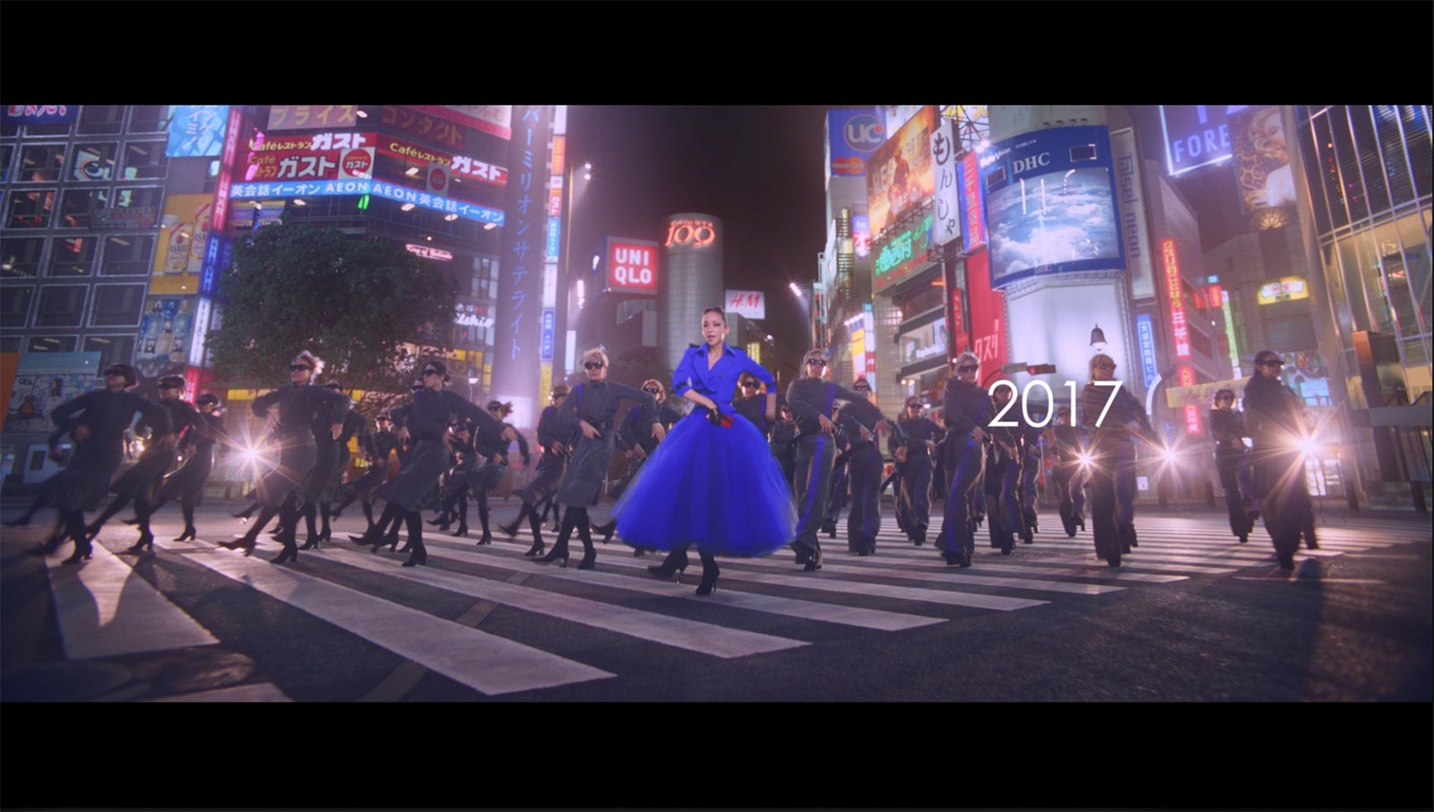 新CM「安室奈美恵×docomo25年の軌跡」篇 （提供写真）