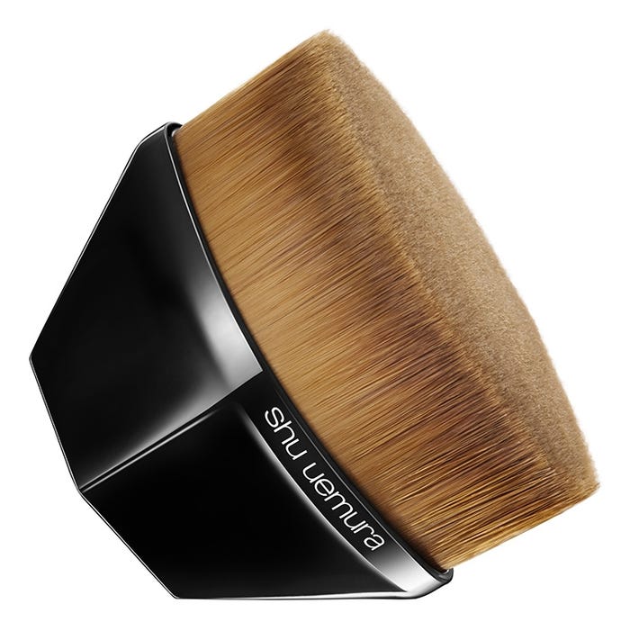 「ペタル 55 ファンデーション ブラシ」/画像提供:shu uemura