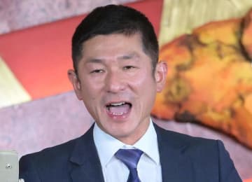 笑い飯・哲夫 M-1審査で粗品との論争に言及 MC今田から紹介を飛ばされ「今、注目の人やから！」ブッコミ