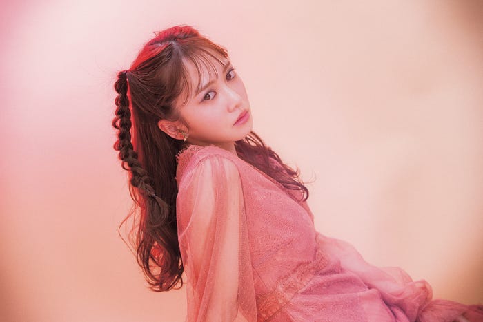 加藤史帆/「bis」3月号より(C)光文社