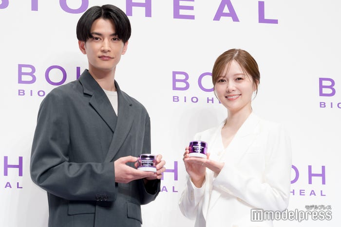 渡邊圭祐、白石麻衣(C)モデルプレス