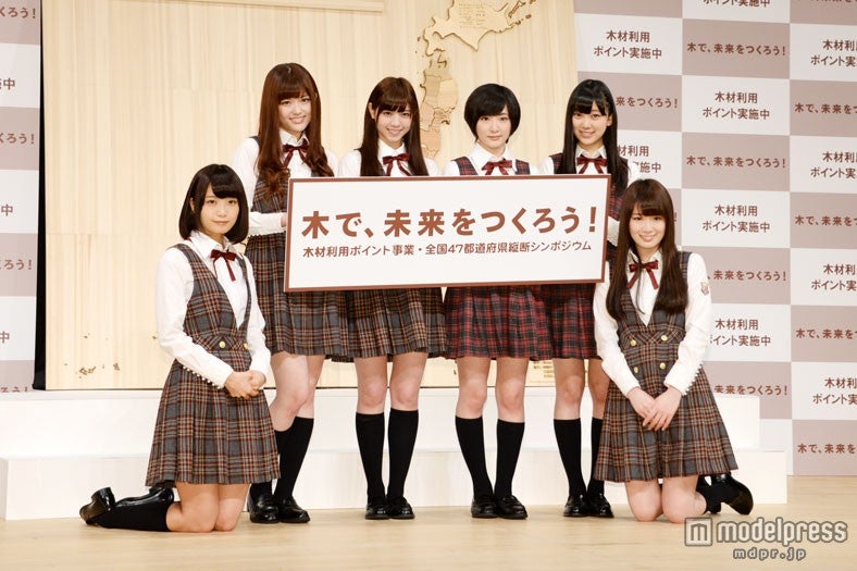 乃木坂46（左から）深川麻衣、松村沙友理、西野七瀬、生駒里奈、堀未央奈、高山一実