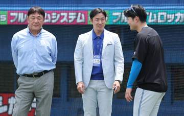 荒木大輔氏＆斎藤佑樹氏＆清宮幸 甲子園わかせた早実OB3人が神宮でそろい踏み