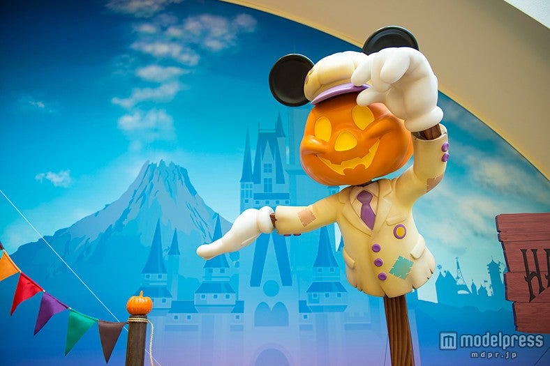 リゾートゲートウェイ・ステーション改札内※2014年のもの（C）ディズニー