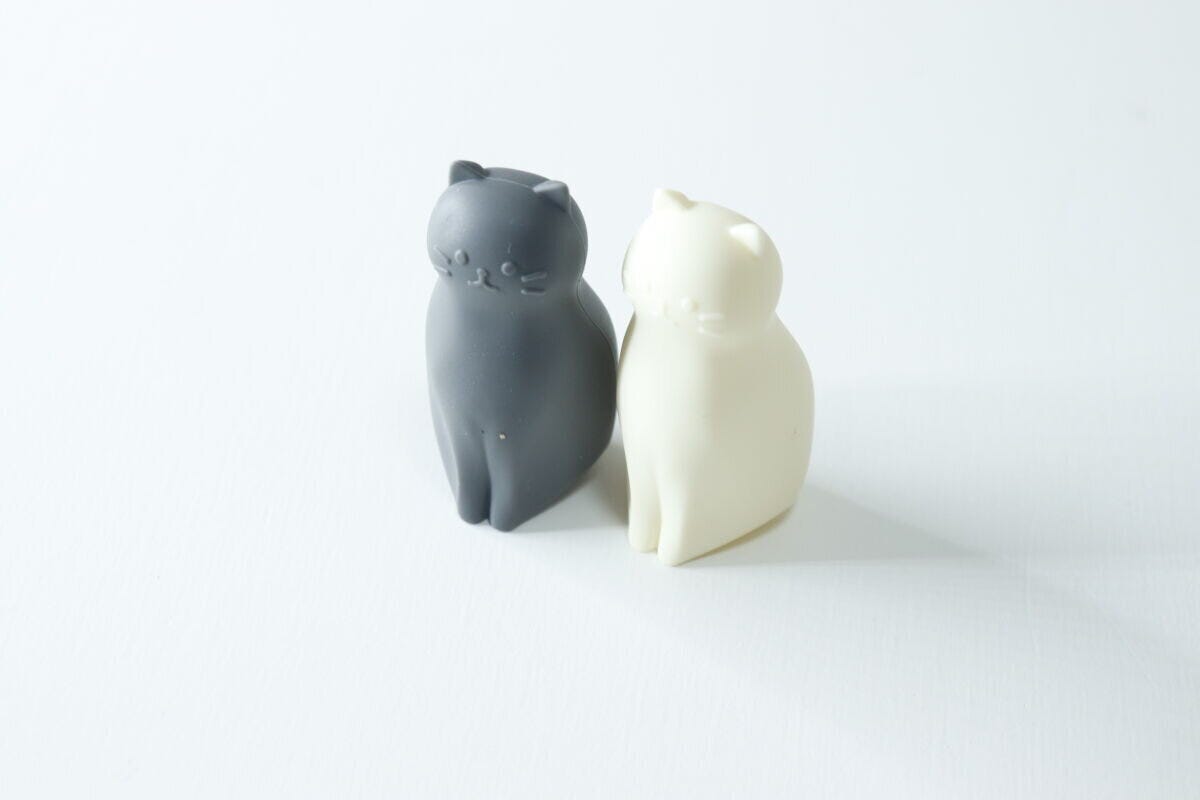 ダイソー シリコーン歯ブラシキャップ(MEOW、2個) ダイソーのシリコーン歯ブラシキャップ(MEOW、2個)