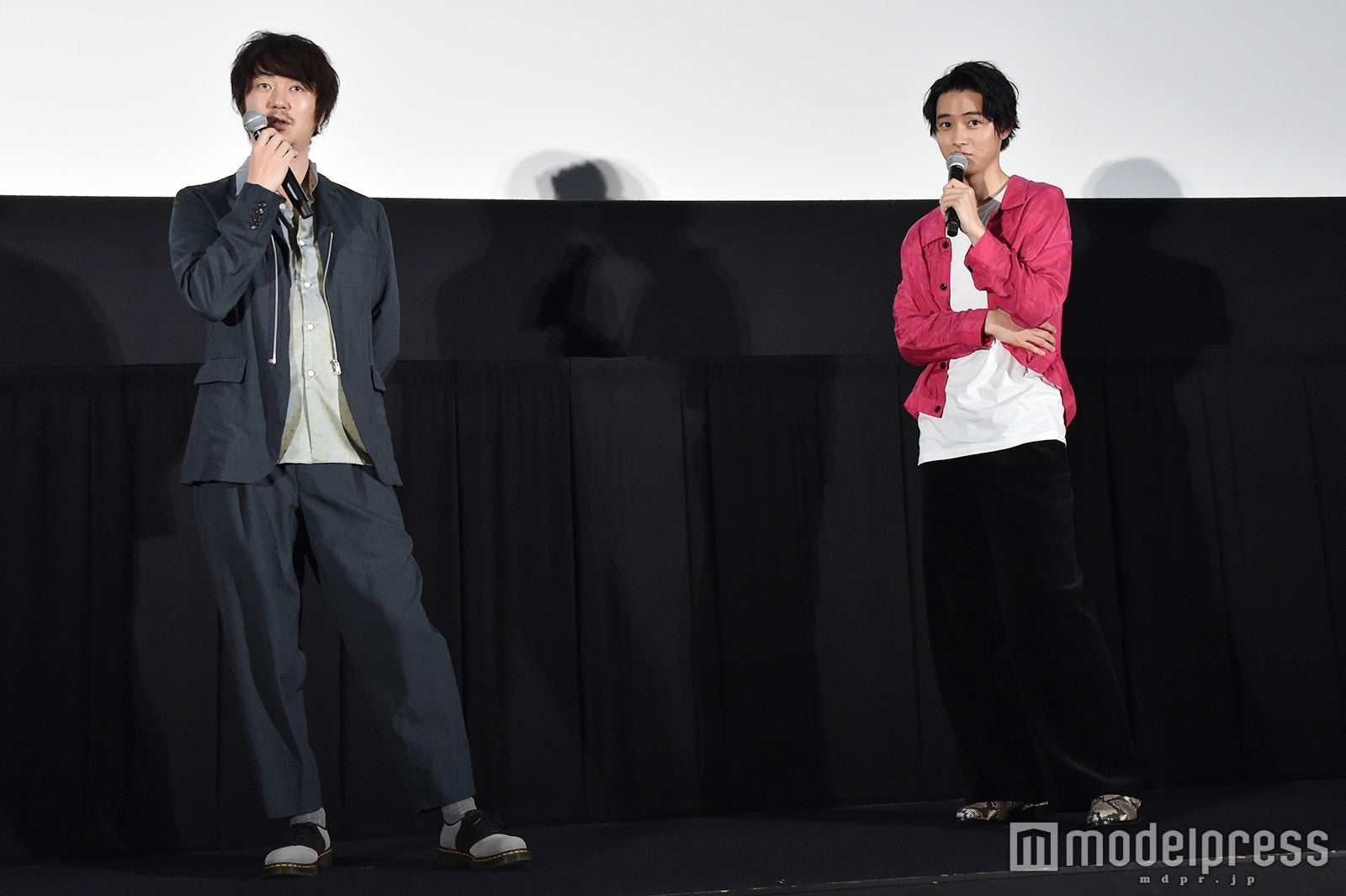 新井浩文、山崎賢人（C）モデルプレス