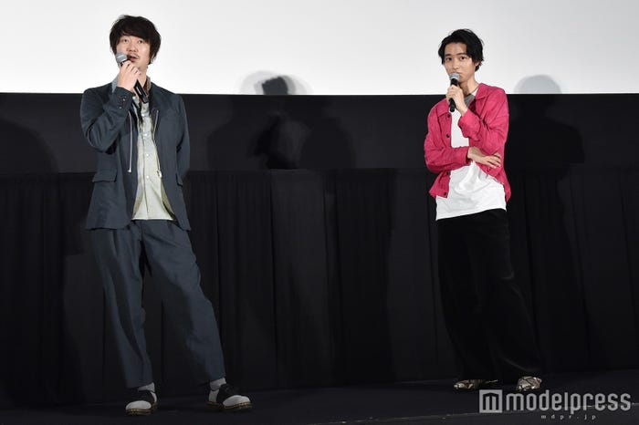 新井浩文、山崎賢人(C)モデルプレス