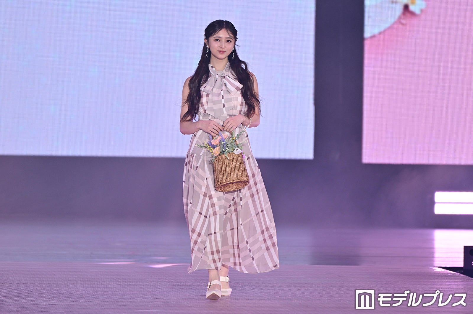 （C）モデルプレス