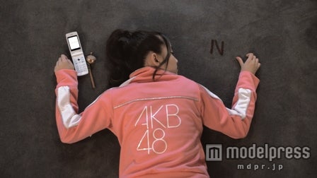 加藤玲奈／新CM「AKB48 殺人事件FILE‐1」篇より