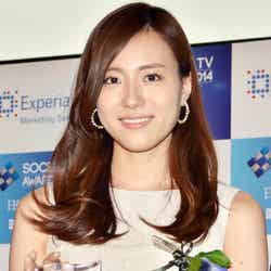 「ソーシャルテレビ・アワード2014」の発表贈賞式に出席したTBS笹川友里アナウンサー