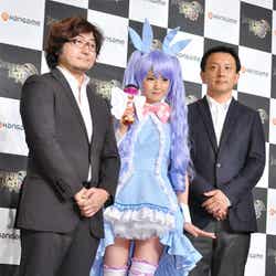 左から:NHN Japan代表取締役社長森川亮氏、道重さゆみ、NHN Japan「Dragon Nest」マーケティングプロデューサー立花正彦氏