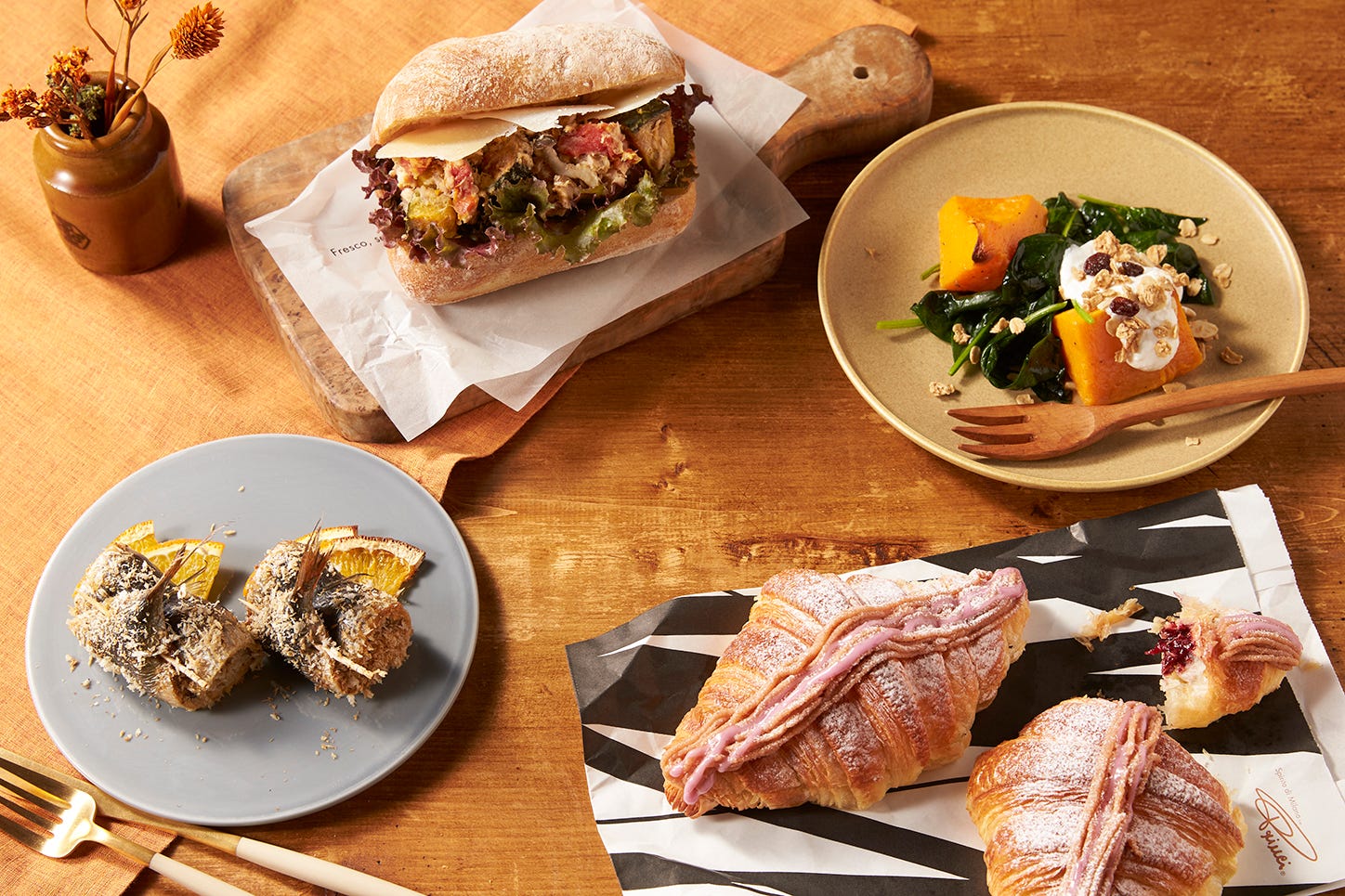 スタバのベーカリー「プリンチ」秋デザートやパン続々、栗のコルネッティやタルトなど