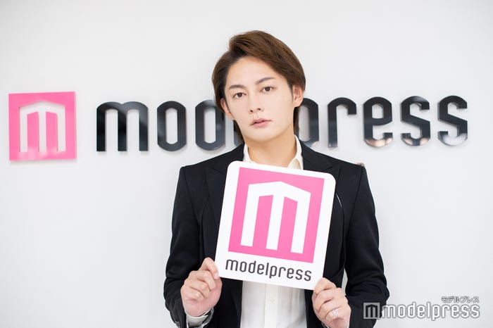 モデルプレスのインタビューに応じた三崎優太(C)モデルプレス