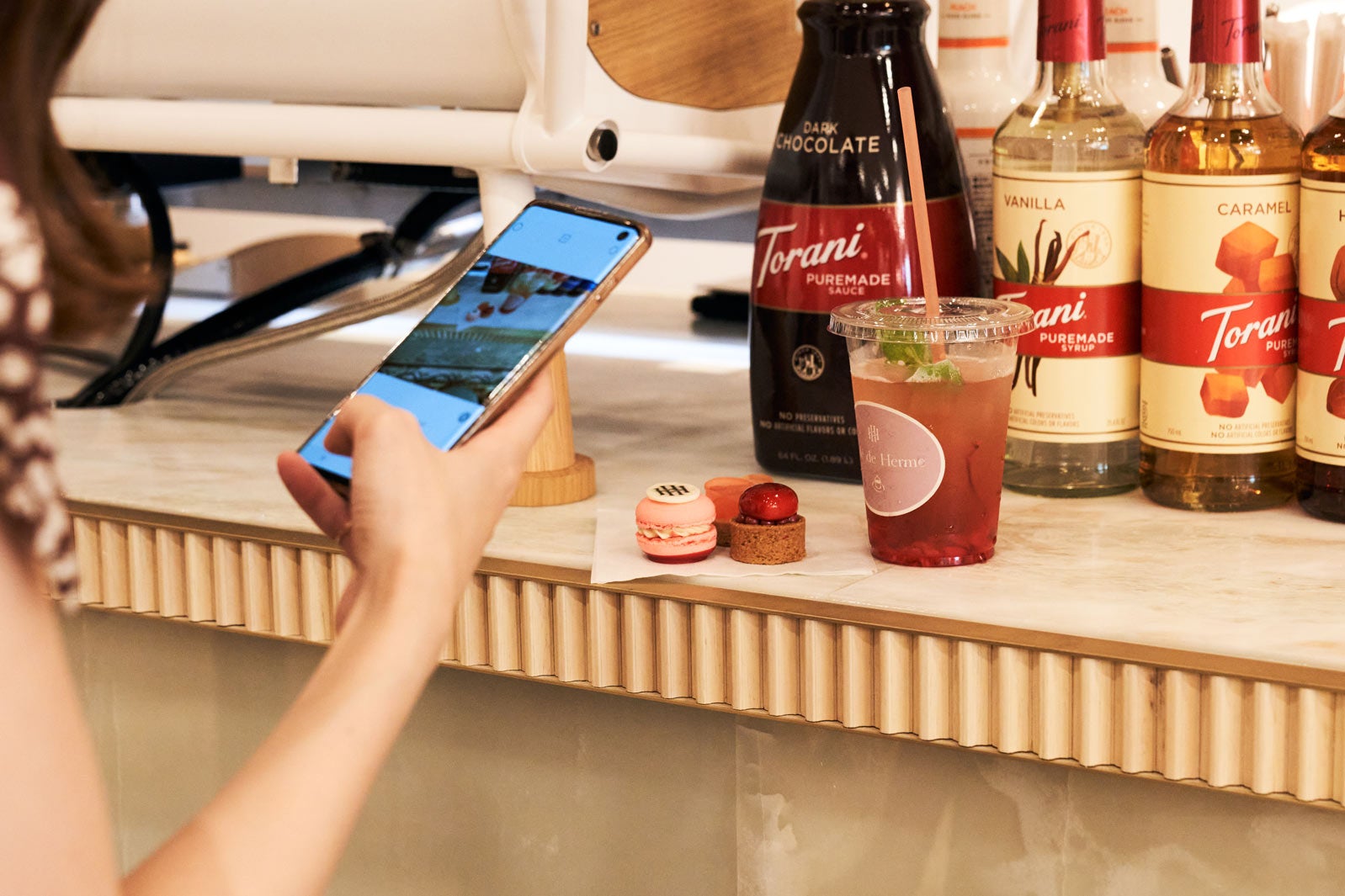 小嶋陽菜プロデュースコンセプトストア「House of Herme（ハウス オブ エルメ）」より（提供写真）