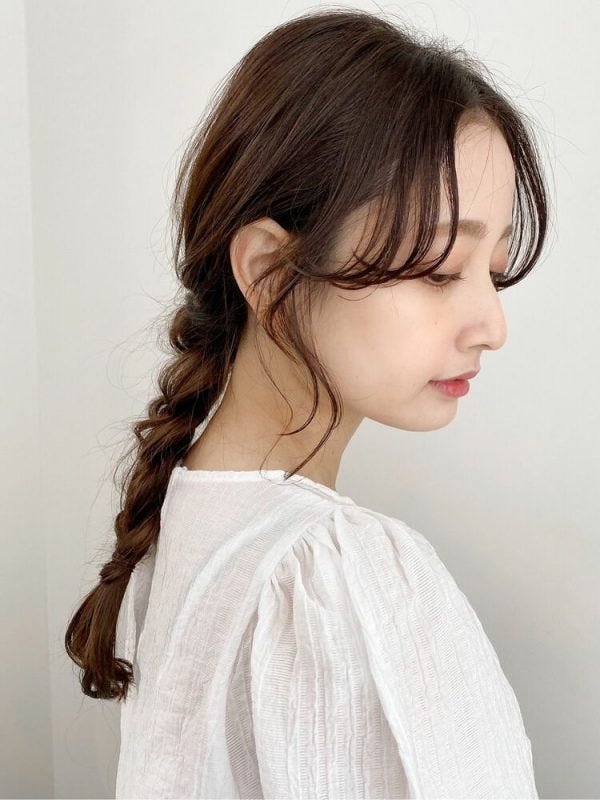 センター分けで作る大人のヘアアレンジ15選 レングス別の簡単スタイルをご紹介 モデルプレス