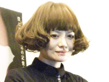 広田レオナ 夫が「ロマンス詐欺に引っかかってた」22歳年下「一生懸命LINE。キレイな韓国人の女性と」
