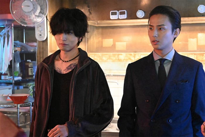 桐山漣、藤ヶ谷太輔「潜入兄妹 特殊詐欺特命捜査官」第9話(C)日本テレビ