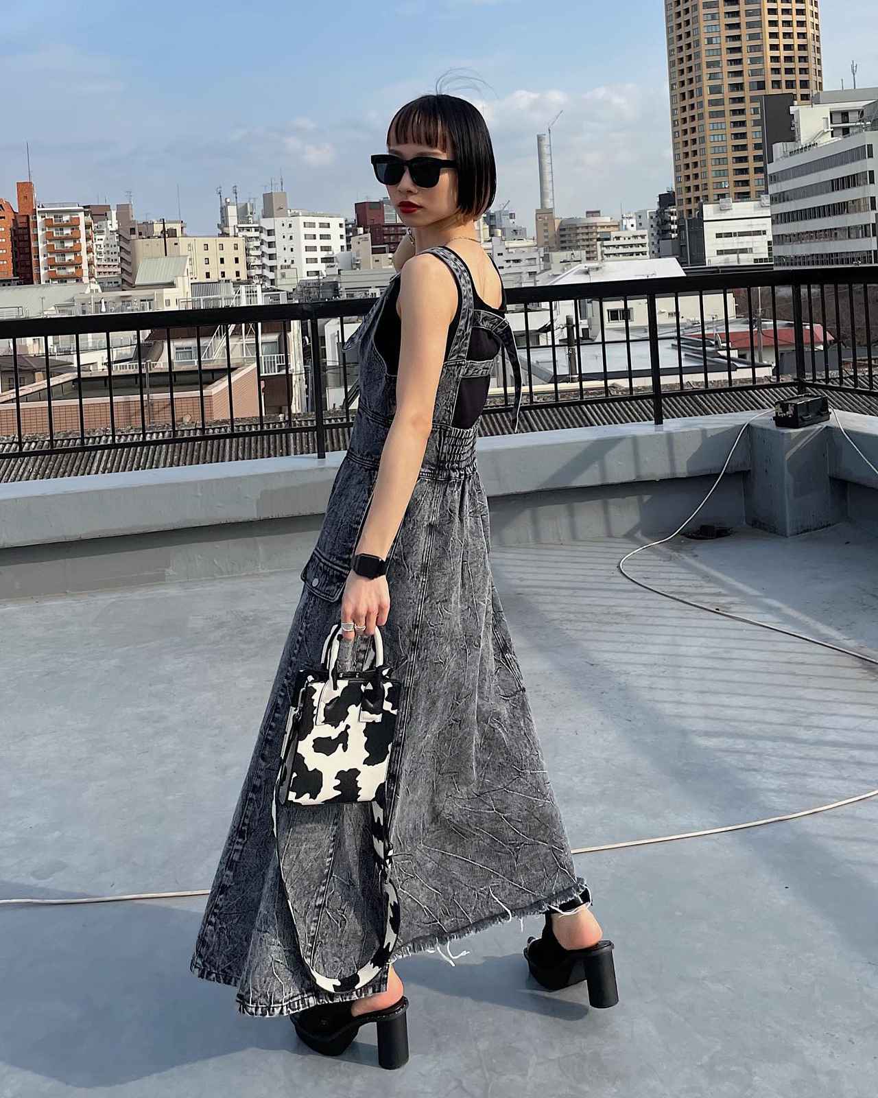 後ろ姿からイイ女になれる バックデザインワンピ 4選 モデルプレス