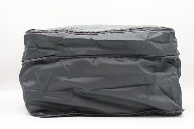 キャンドゥ　衣類圧縮バッグ　メッシュ　使用例　厚み